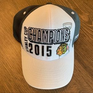 Reebok ❤️ ‘15 Chicago Blackhawks Stanley Cup Hat🖤
